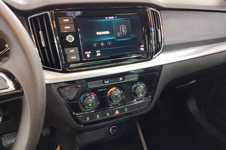 Used Skoda Kamiq 2018 1.5L Automatic Comfort Edition China VI Standard Audio And AC Panel