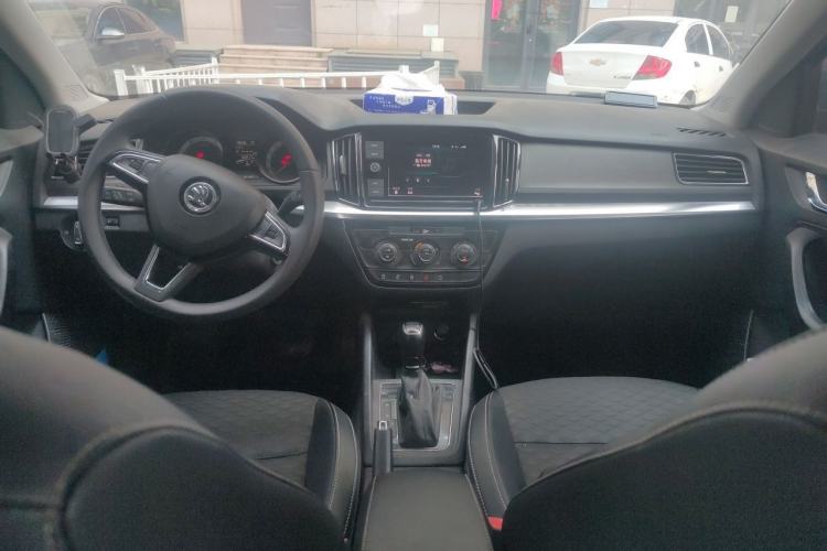 Used Skoda Kamiq 2018 1.5L Automatic Comfort Edition China VI Standard Center Console