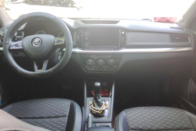 Used Skoda Kamiq 2018 1.5L Automatic Comfort Edition China VI Standard Center Console