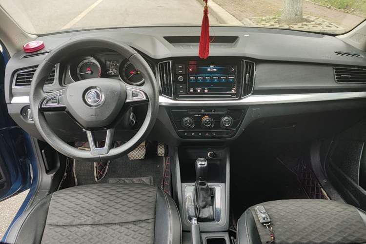 Used Skoda Kamiq 2018 1.5L Automatic Comfort Edition China VI Standard Center Console