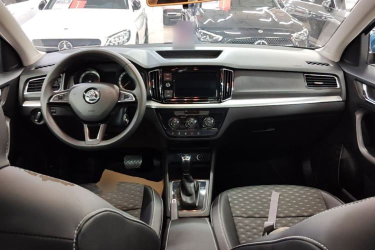 Used Skoda Kamiq 2018 1.5L Automatic Comfort Edition China VI Standard Center Console