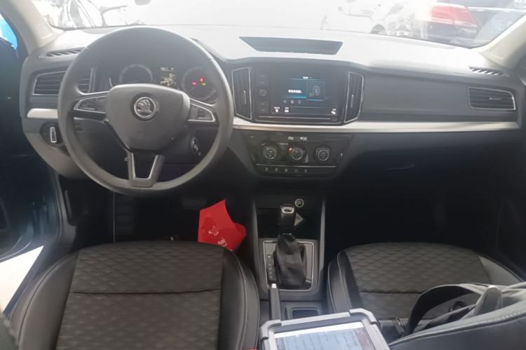 Used Skoda Kamiq 2018 1.5L Automatic Comfort Edition China VI Standard Center Console