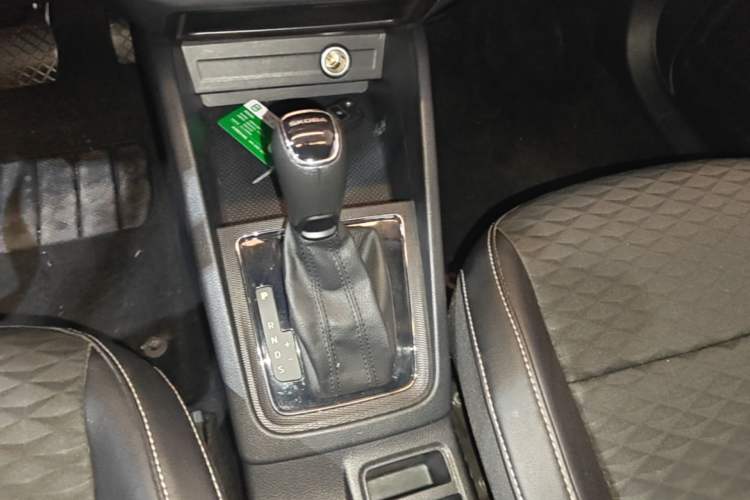 Used Skoda Kamiq 2018 1.5L Automatic Comfort Edition China VI Standard Gear Lever