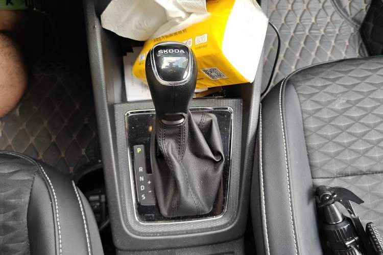 Used Skoda Kamiq 2018 1.5L Automatic Comfort Edition China VI Standard Gear Lever