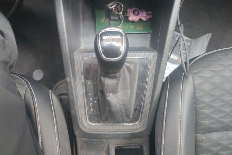 Used Skoda Kamiq 2018 1.5L Automatic Comfort Edition China VI Standard Gear Lever