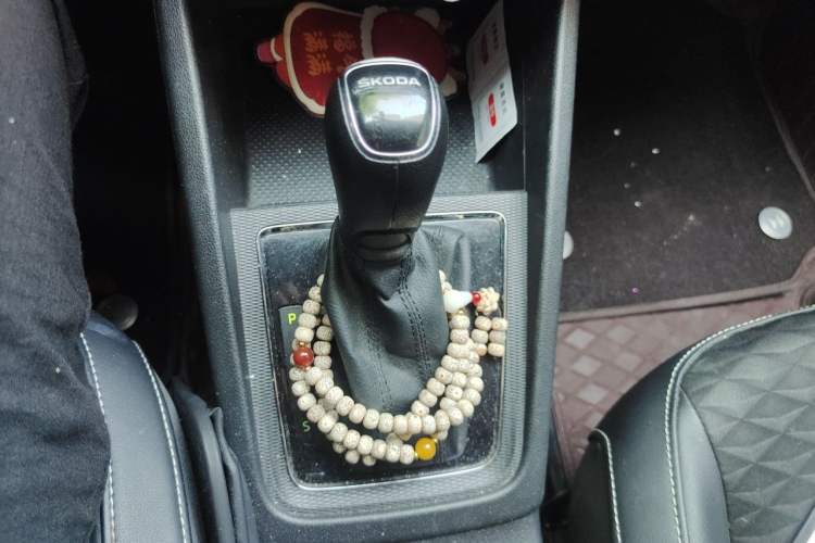Used Skoda Kamiq 2018 1.5L Automatic Comfort Edition China VI Standard Gear Lever