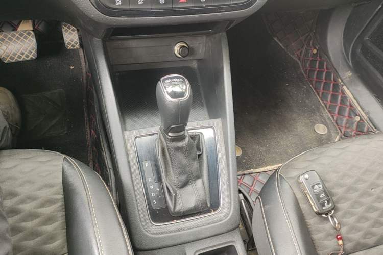Used Skoda Kamiq 2018 1.5L Automatic Comfort Edition China VI Standard Gear Lever