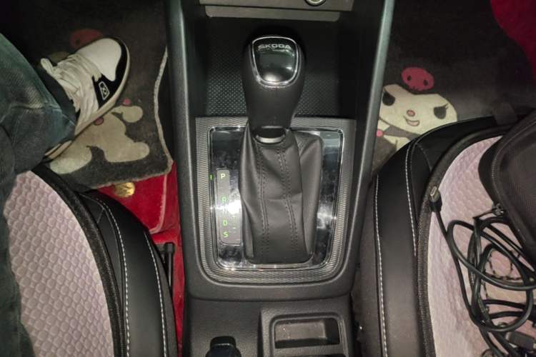 Used Skoda Kamiq 2018 1.5L Automatic Comfort Edition China VI Standard Gear Lever