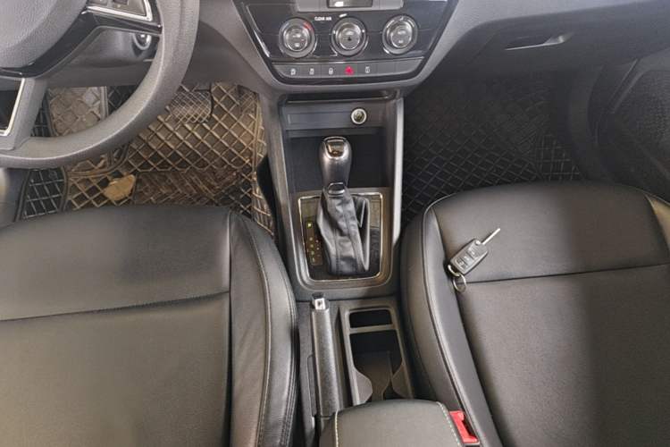 Used Skoda Kamiq 2018 1.5L Automatic Comfort Edition China V Standard Gear Lever