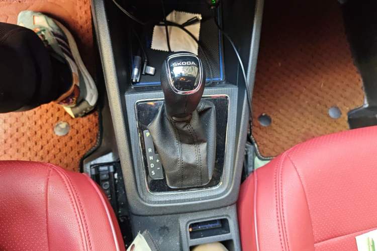 Used Skoda Kamiq 2018 1.5L Automatic Comfort Edition China VI Standard Gear Lever