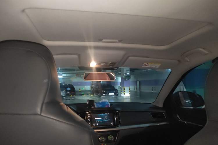 Used Skoda Kamiq 2018 1.5L Automatic Comfort Edition China VI Standard Headliner