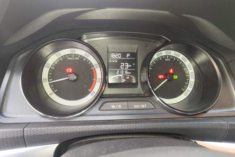 Used Skoda Kamiq 2018 1.5L Automatic Comfort Edition China VI Standard Instrument Cluster
