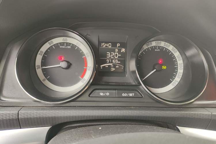 Used Skoda Kamiq 2018 1.5L Automatic Comfort Edition China VI Standard Instrument Cluster