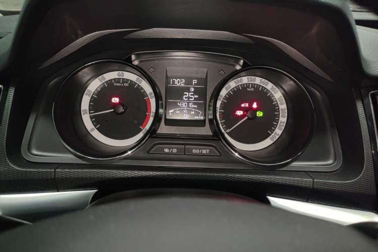 Used Skoda Kamiq 2018 1.5L Automatic Comfort Edition China VI Standard Instrument Cluster