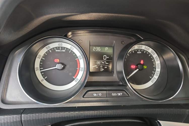 Used Skoda Kamiq 2018 1.5L Automatic Comfort Edition China VI Standard Instrument Cluster