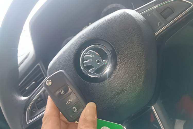 Used Skoda Kamiq 2018 1.5L Automatic Comfort Edition China VI Standard Interior 1