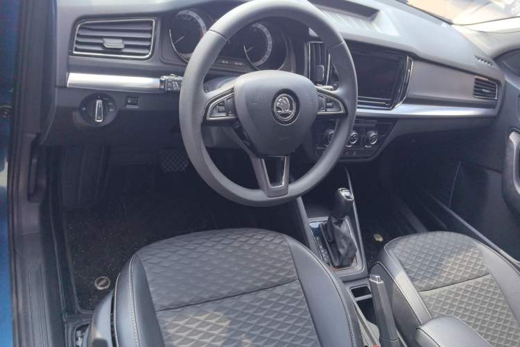 Used Skoda Kamiq 2018 1.5L Automatic Comfort Edition China VI Standard Interior 3