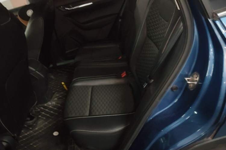 Used Skoda Kamiq 2018 1.5L Automatic Comfort Edition China VI Standard Interior 4