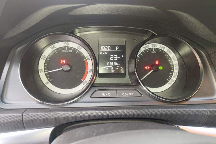 Used Skoda Kamiq 2018 1.5L Automatic Comfort Edition China VI Standard Odometer Close Up
