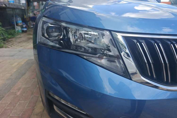 Used Skoda Kamiq 2018 1.5L Automatic Comfort Edition China VI Standard Right Front Headlight