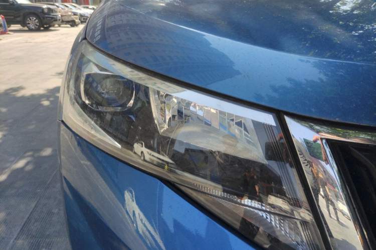 Used Skoda Kamiq 2018 1.5L Automatic Comfort Edition China VI Standard Right Front Headlight