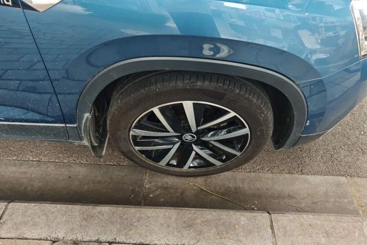 Used Skoda Kamiq 2018 1.5L Automatic Comfort Edition China VI Standard Right Front Wheel Hub