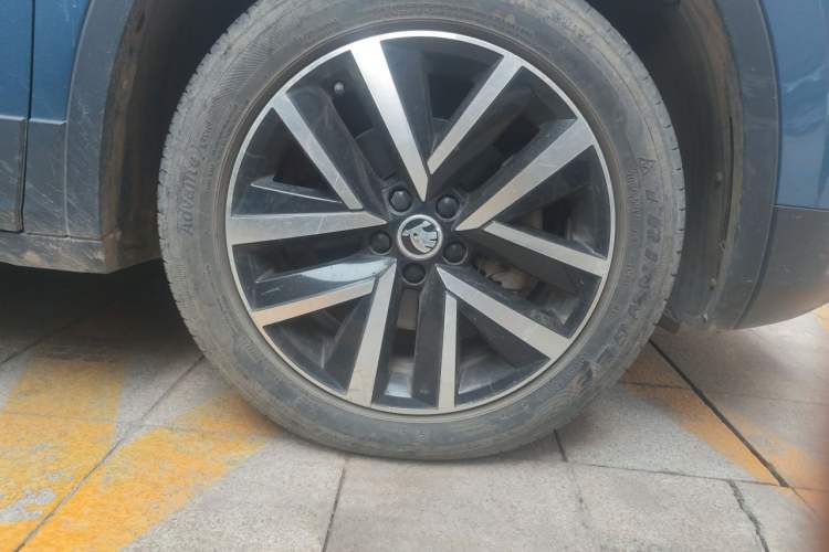Used Skoda Kamiq 2018 1.5L Automatic Comfort Edition China VI Standard Right Front Wheel Hub