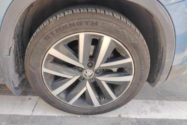 Used Skoda Kamiq 2018 1.5L Automatic Comfort Edition China VI Standard Right Front Wheel Hub