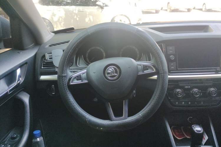 Used Skoda Kamiq 2018 1.5L Automatic Comfort Edition China VI Standard Steering Wheel
