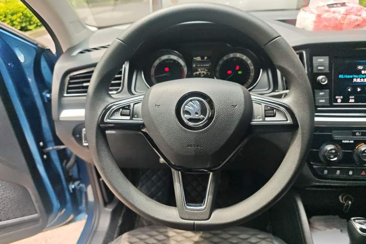 Used Skoda Kamiq 2018 1.5L Automatic Comfort Edition China VI Standard Steering Wheel