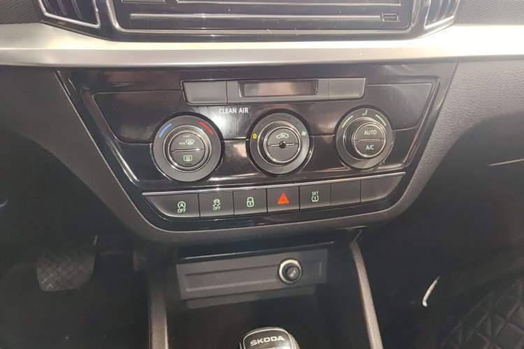Used Skoda Kamiq 2018 1.5L Automatic Comfort Edition China V Standard Audio And AC Panel