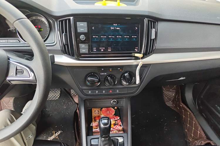 Used Skoda Kamiq 2018 1.5L Automatic Standard Edition China VI Audio And AC Panel