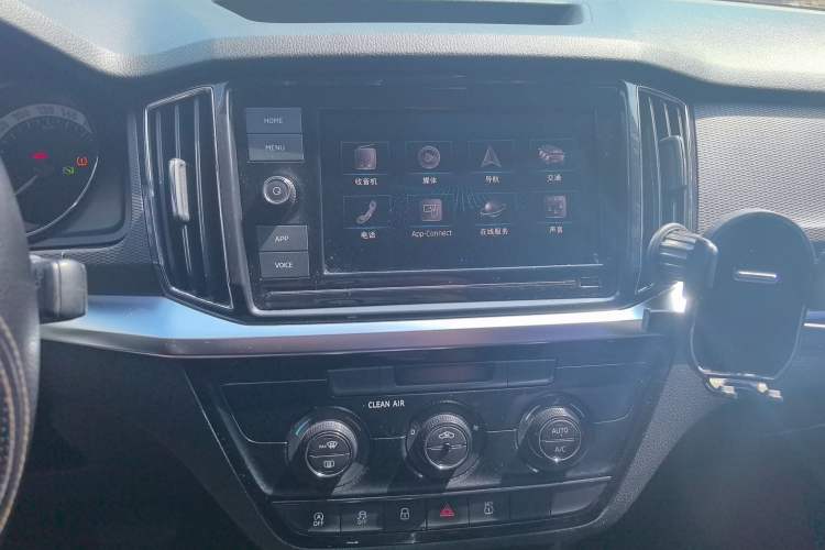 Used Skoda Kamiq 2018 1.5L Automatic Comfort Edition China V Standard Audio And AC Panel