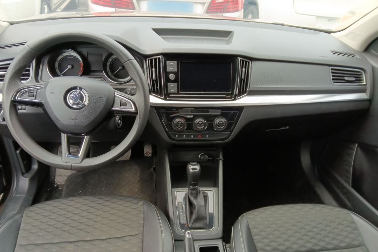 Used Skoda Kamiq 2018 1.5L Automatic Comfort Edition China VI Standard Center Console