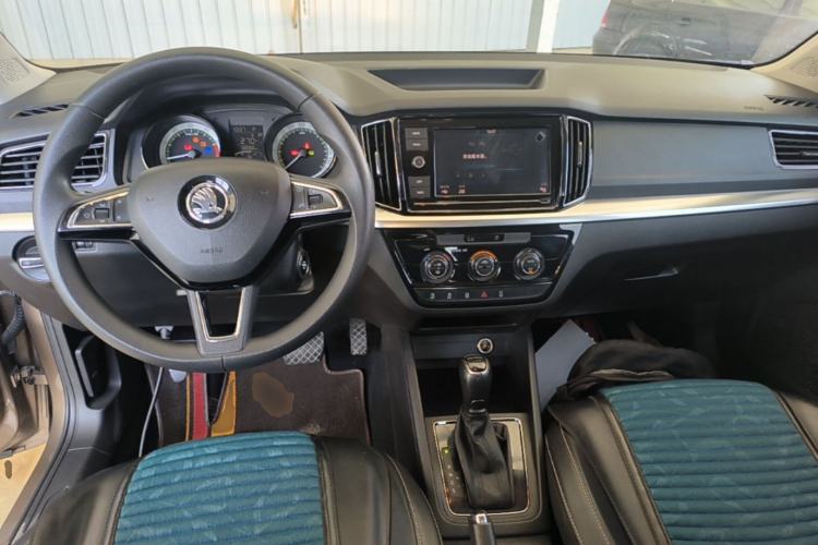 Used Skoda Kamiq 2018 1.5L Automatic Comfort Edition China VI Standard Center Console