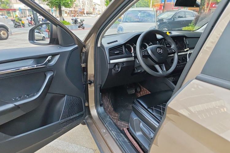 Used Skoda Kamiq 2018 1.5L Automatic Standard Edition China VI Driver Seat