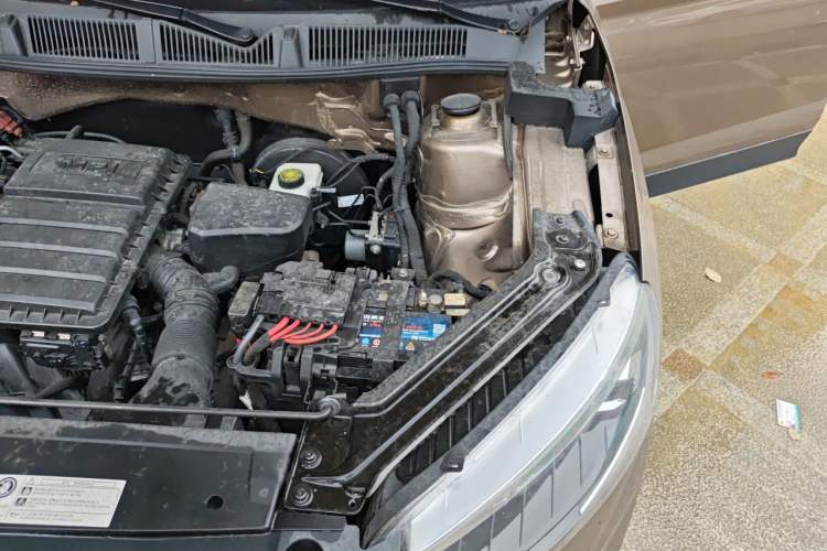 Used Skoda Kamiq 2018 1.5L Automatic Standard Edition China VI Engine Bay Left
