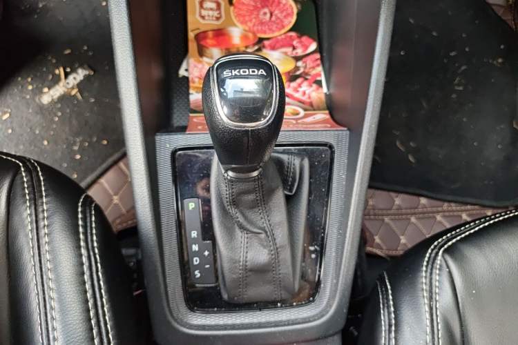 Used Skoda Kamiq 2018 1.5L Automatic Standard Edition China VI Gear Lever