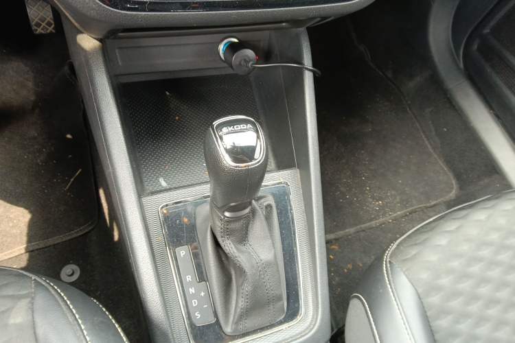 Used Skoda Kamiq 2018 1.5L Automatic Comfort Edition China VI Standard Gear Lever