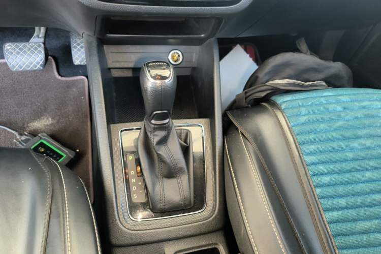 Used Skoda Kamiq 2018 1.5L Automatic Comfort Edition China VI Standard Gear Lever