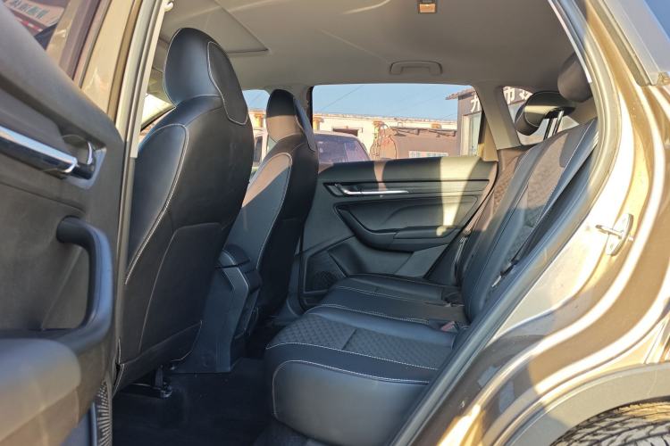 Used Skoda Kamiq 2018 1.5L Automatic Comfort Edition China VI Standard Interior 2