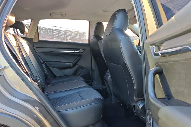 Used Skoda Kamiq 2018 1.5L Automatic Comfort Edition China VI Standard Interior 3