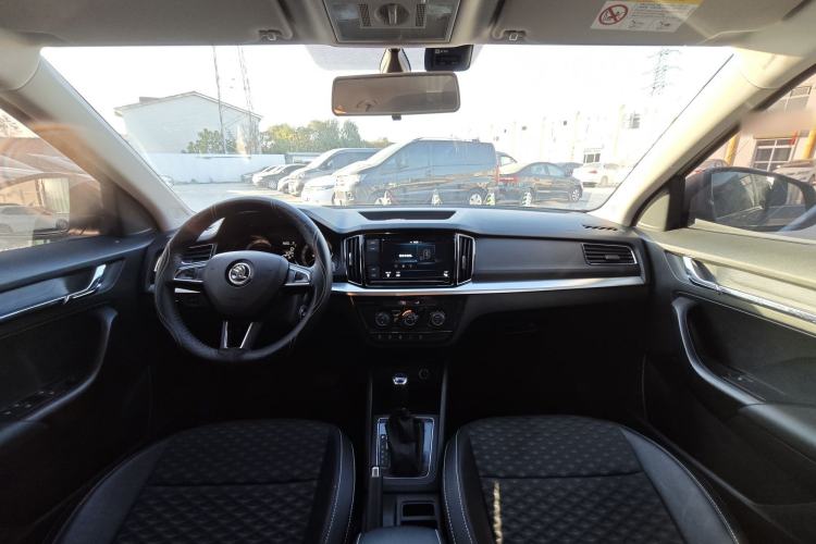 Used Skoda Kamiq 2018 1.5L Automatic Comfort Edition China VI Standard Interior 4