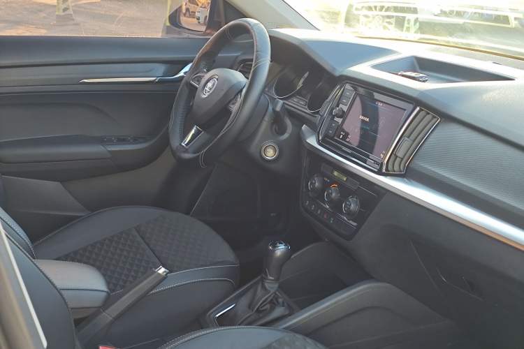 Used Skoda Kamiq 2018 1.5L Automatic Comfort Edition China VI Standard Interior 5