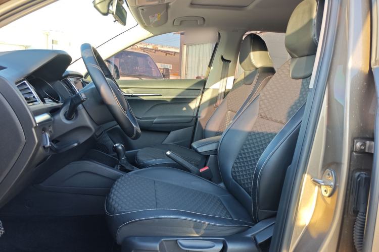 Used Skoda Kamiq 2018 1.5L Automatic Comfort Edition China VI Standard Interior 8
