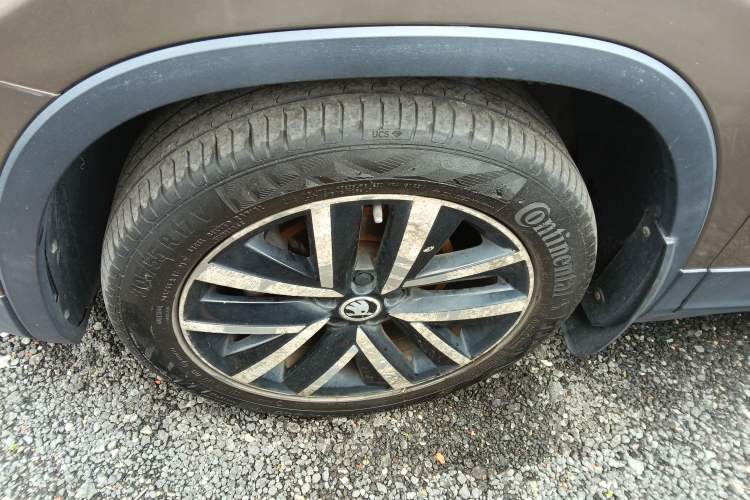 Used Skoda Kamiq 2018 1.5L Automatic Comfort Edition China VI Standard Left Front Wheel Hub