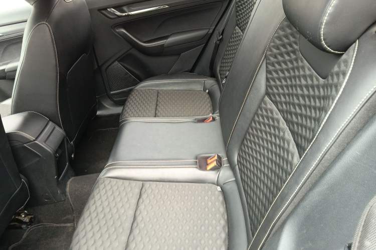 Used Skoda Kamiq 2018 1.5L Automatic Comfort Edition China VI Standard Left Rear Seat