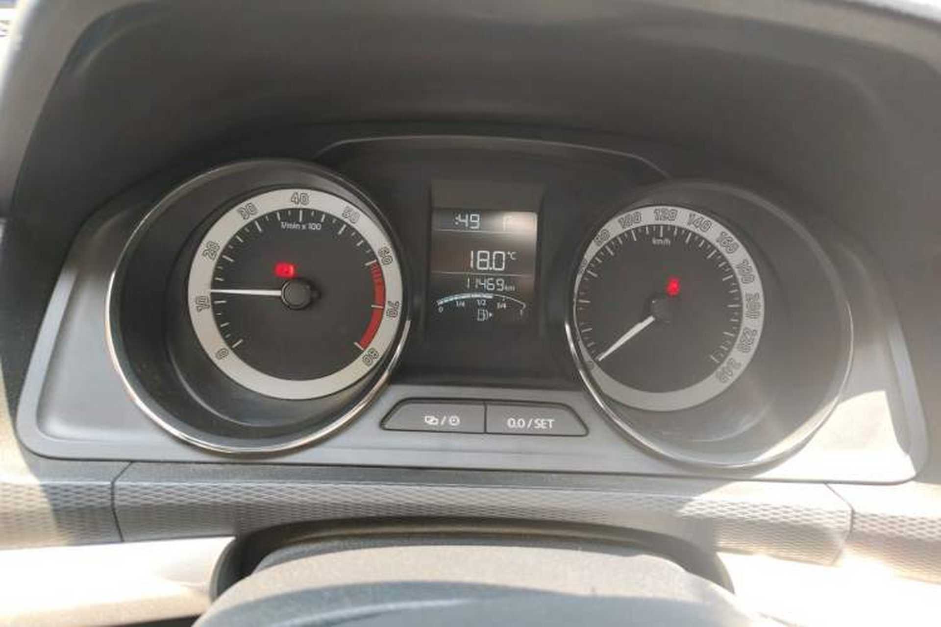 Used Skoda Kamiq 2018 1.5L Automatic Standard Version China V Emission Standard Odometer Close Up