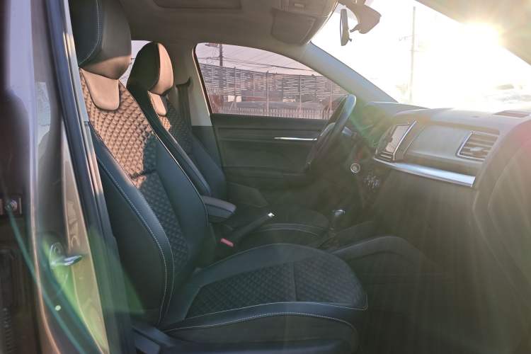 Used Skoda Kamiq 2018 1.5L Automatic Comfort Edition China VI Standard Right Front Seat