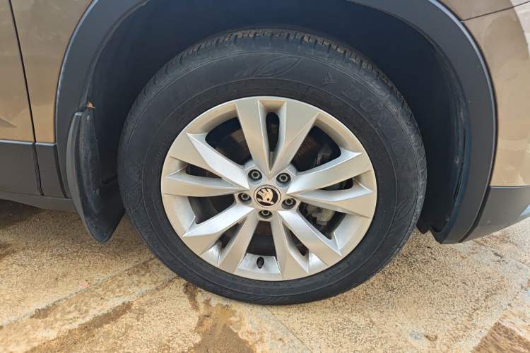 Used Skoda Kamiq 2018 1.5L Automatic Standard Edition China VI Right Front Wheel Hub